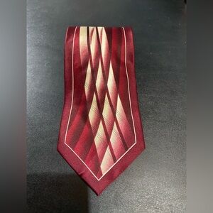 Classic Burgundy and Beige Men's Tie NWT